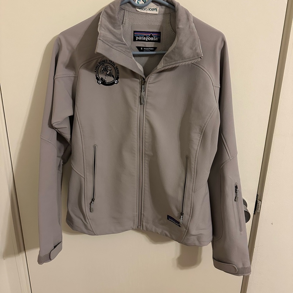 Women’s s small Patagonia jacket nwot